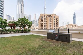 Vogue | Downtown near Dubai Mall | Burj Khalifa