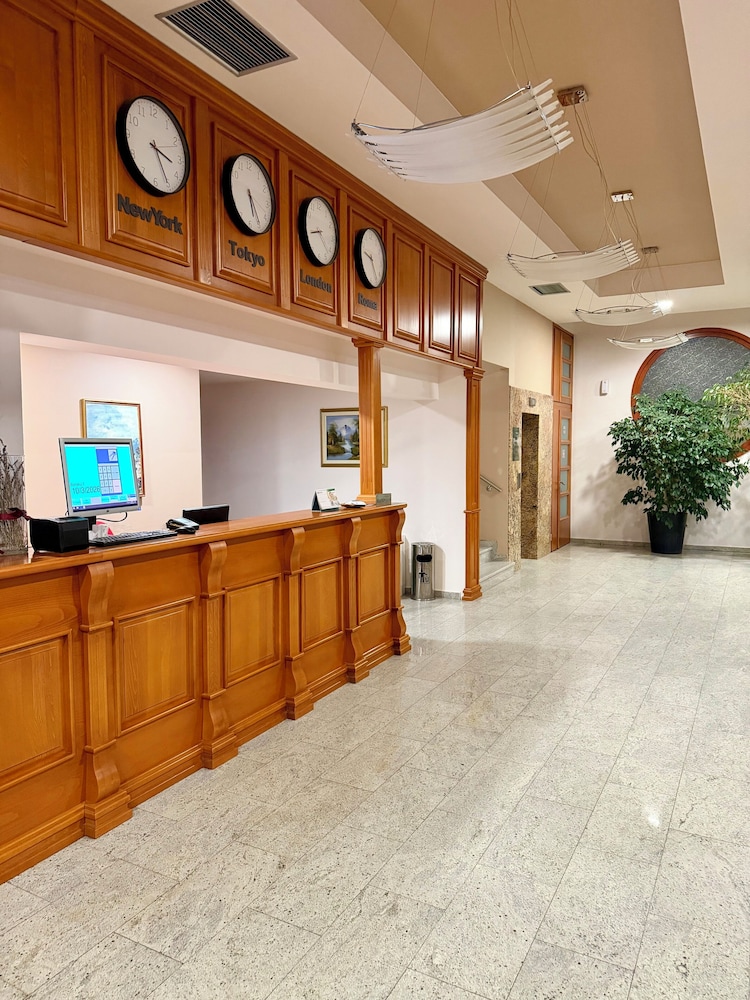 Hotel Millennium II