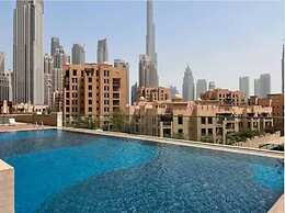 Vogue | Downtown near Dubai Mall | Burj Khalifa