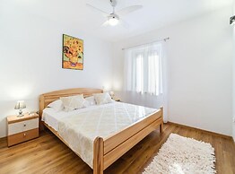 Sutivan Sea Terrace Apartment