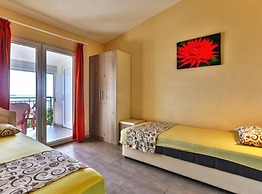 Beachfront Sunset Apartments Sutomore