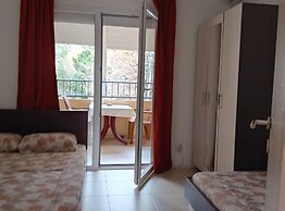 Beachfront Sunset Apartments Sutomore