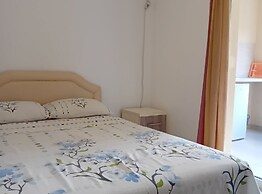 Beachfront Sunset Apartments Sutomore
