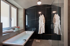 Arts & Crafts Luxury Suites by Amalia