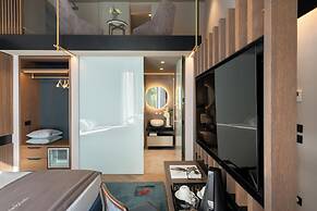 Arts & Crafts Luxury Suites by Amalia