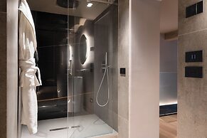 Arts & Crafts Luxury Suites by Amalia