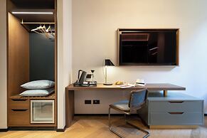 Arts & Crafts Luxury Suites by Amalia