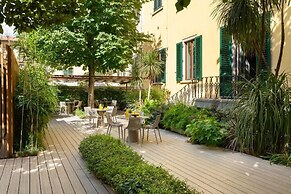 Arts & Crafts Luxury Suites by Amalia