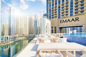 LUX The JW Marina Suite 5