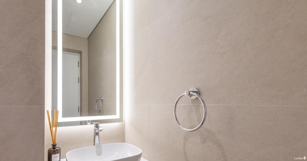 LUX The JW Marina Suite 5