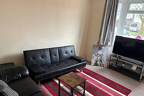 Tranquil Wolves Retreat With 4 Bedrooms