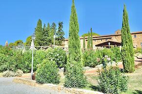 Residence with swimming pool in Campiglia Marittima