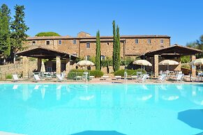 Residence with swimming pool in Campiglia Marittima
