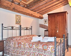Residence with swimming pool in Campiglia Marittima