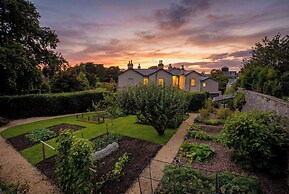 St Anne's Manor