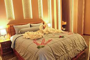 Private Jacuzzi Pool Suite Near Walking Street