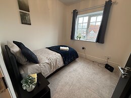 Beautiful 5 Bed House - Close to Windsor Castle