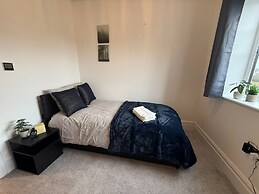 Beautiful 5 Bed House - Close to Windsor Castle