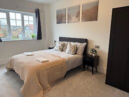 Beautiful 5 Bed House - Close to Windsor Castle