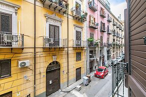 Guesthost - Teatro Massimo Roomy Flat With Covered Terrace