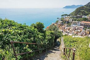 Guesthost - Riomaggiore Panoramic Apartment With Terrace! X6