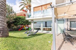 Guesthost - Penelope Seaview Apartment