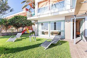 Guesthost - Penelope Seaview Apartment