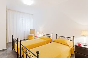 Guesthost - Penelope Seaview Apartment