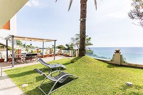 Guesthost - Penelope Seaview Apartment