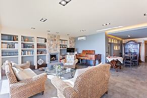 Guesthost - Penelope Seaview Apartment