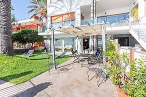 Guesthost - Penelope Seaview Apartment