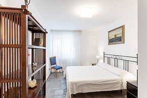 Guesthost - Penelope Seaview Apartment