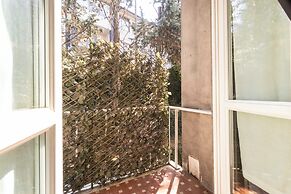 Guesthost - Charming Apt With Parking!