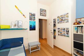 Guesthost - Charming Apt With Parking!