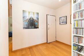 Guesthost - Charming Apt With Parking!