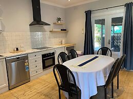 Central 1940s Bendigo Home Hamptons Heritage Reno
