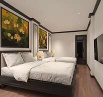 Charming Moon Hotel