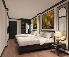 Charming Moon Hotel