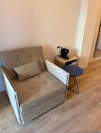 Noon Properties 3 Beachside Studio in Dh rmi