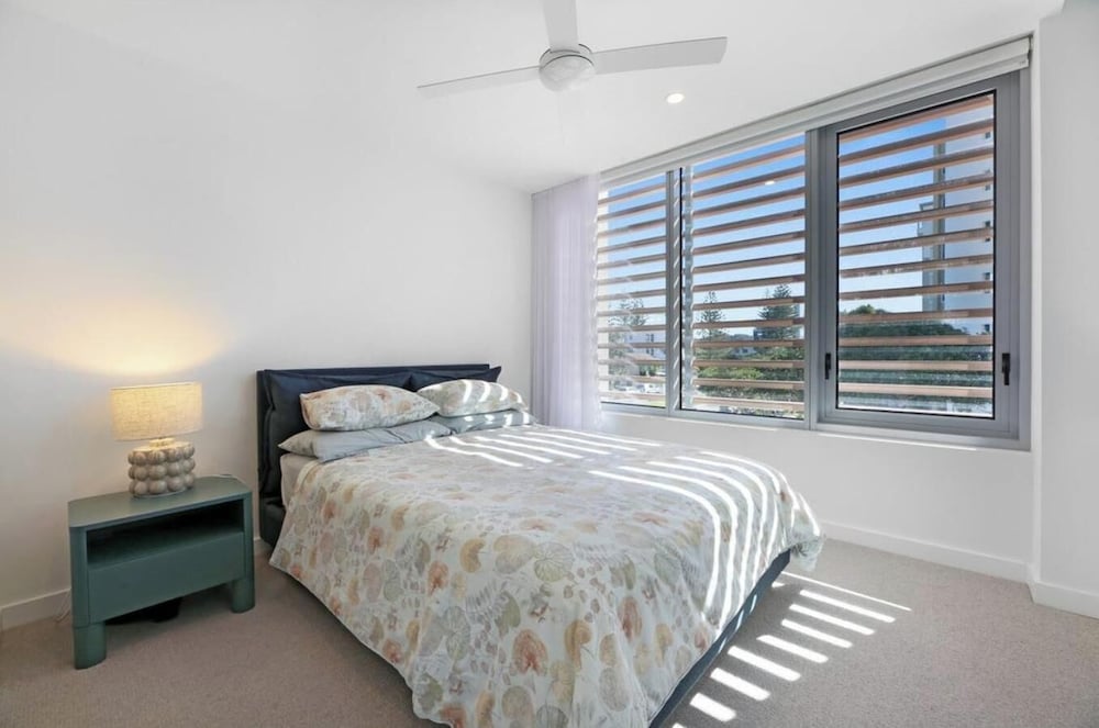 Luxury 2BR Palm Beach Apartment