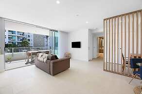 Luxury 2BR Palm Beach Apartment