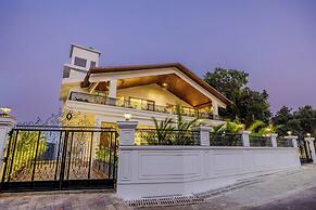 ELIVAAS Valley View 5BHK Villa With Pool