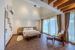ELIVAAS Valley View 5BHK Villa With Pool