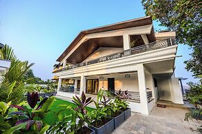 ELIVAAS Valley View 5BHK Villa With Pool
