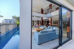 ELIVAAS Valley View 5BHK Villa With Pool