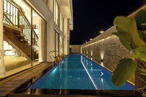 ELIVAAS Valley View 5BHK Villa With Pool