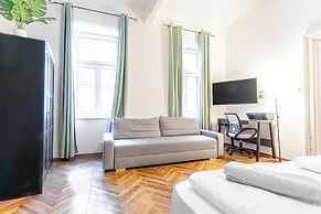 Beautiful 1BR Near Danube Praterstern