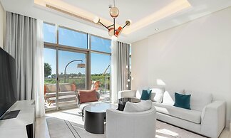 2BR with Terrace in The 8 by Bespoke