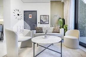 Bloomfields Classic 2Br With Private
