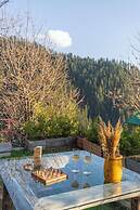 ELIVAAS Skylounge 4 BHK with Garden